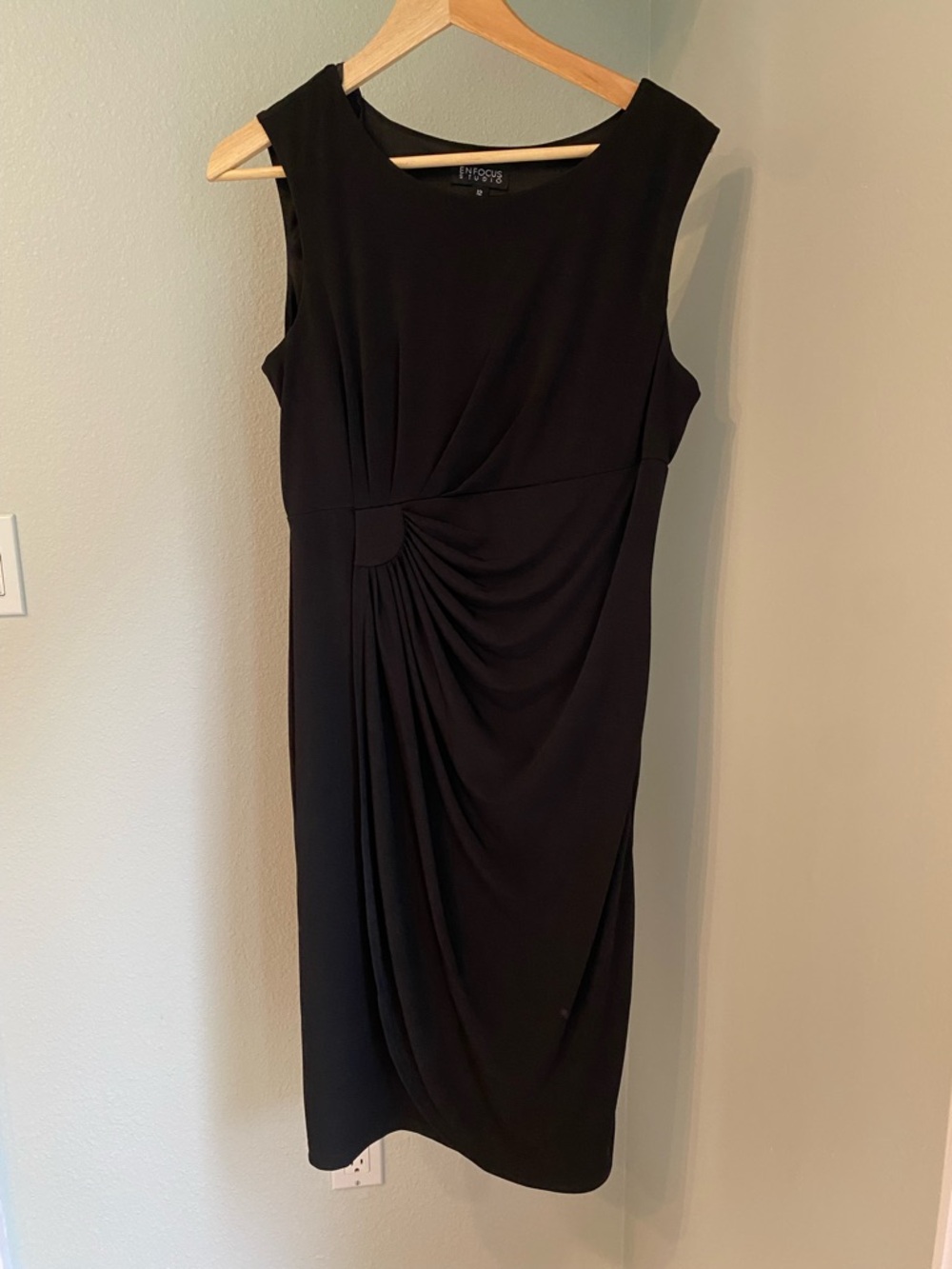 Enfocus Studio Black Sleeveless Ruched Midi Dress